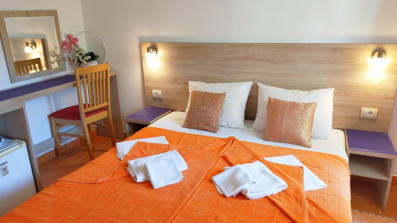 Guesthouse Tri Palme Bečići 外观 照片