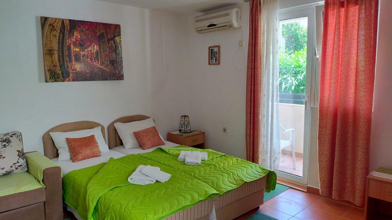 Guesthouse Tri Palme Bečići 外观 照片