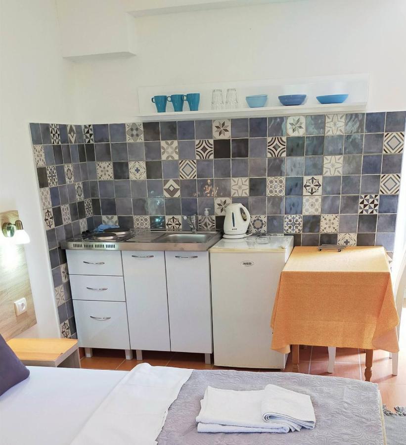 Guesthouse Tri Palme Bečići 外观 照片