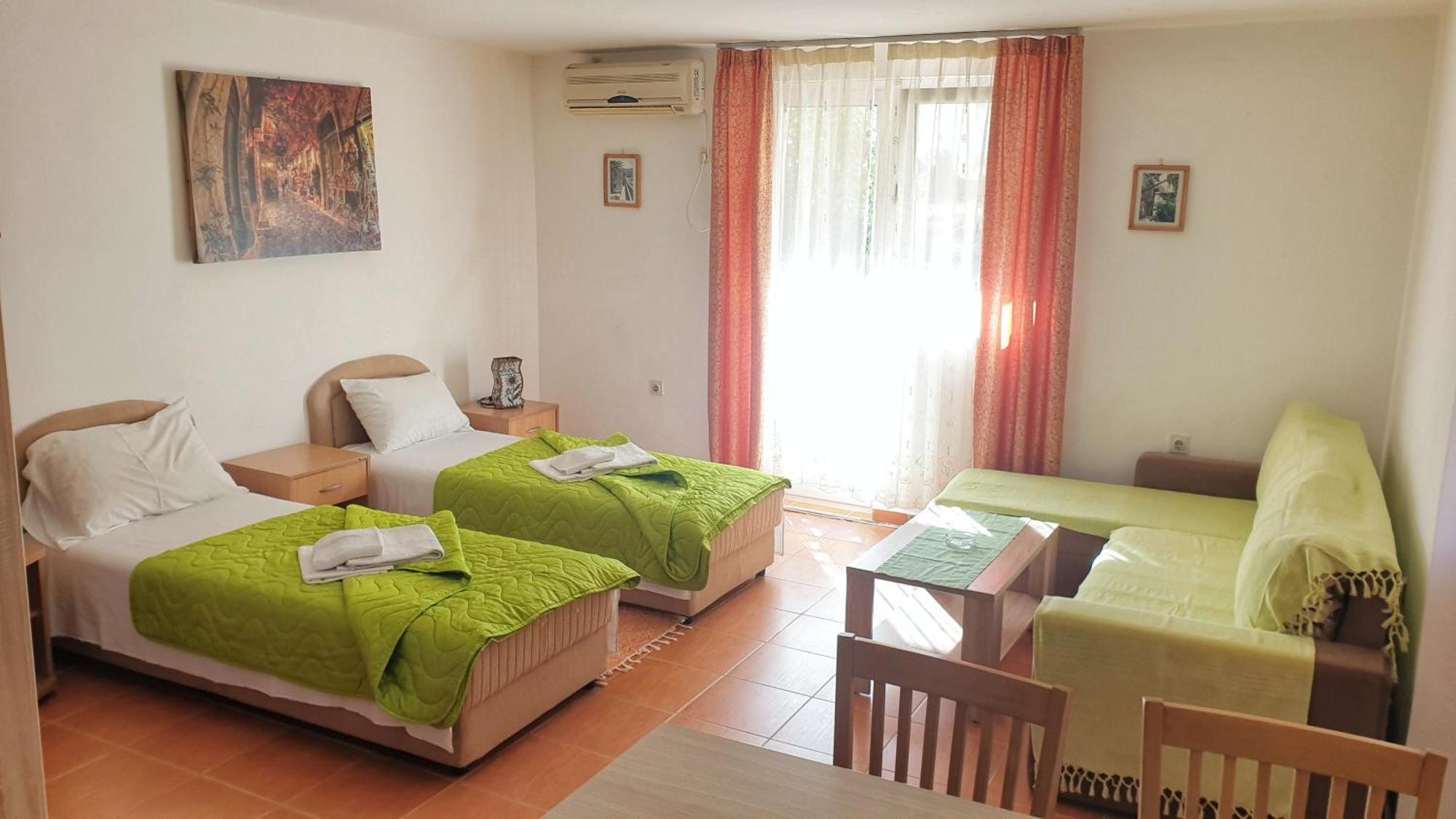 Guesthouse Tri Palme Bečići 外观 照片