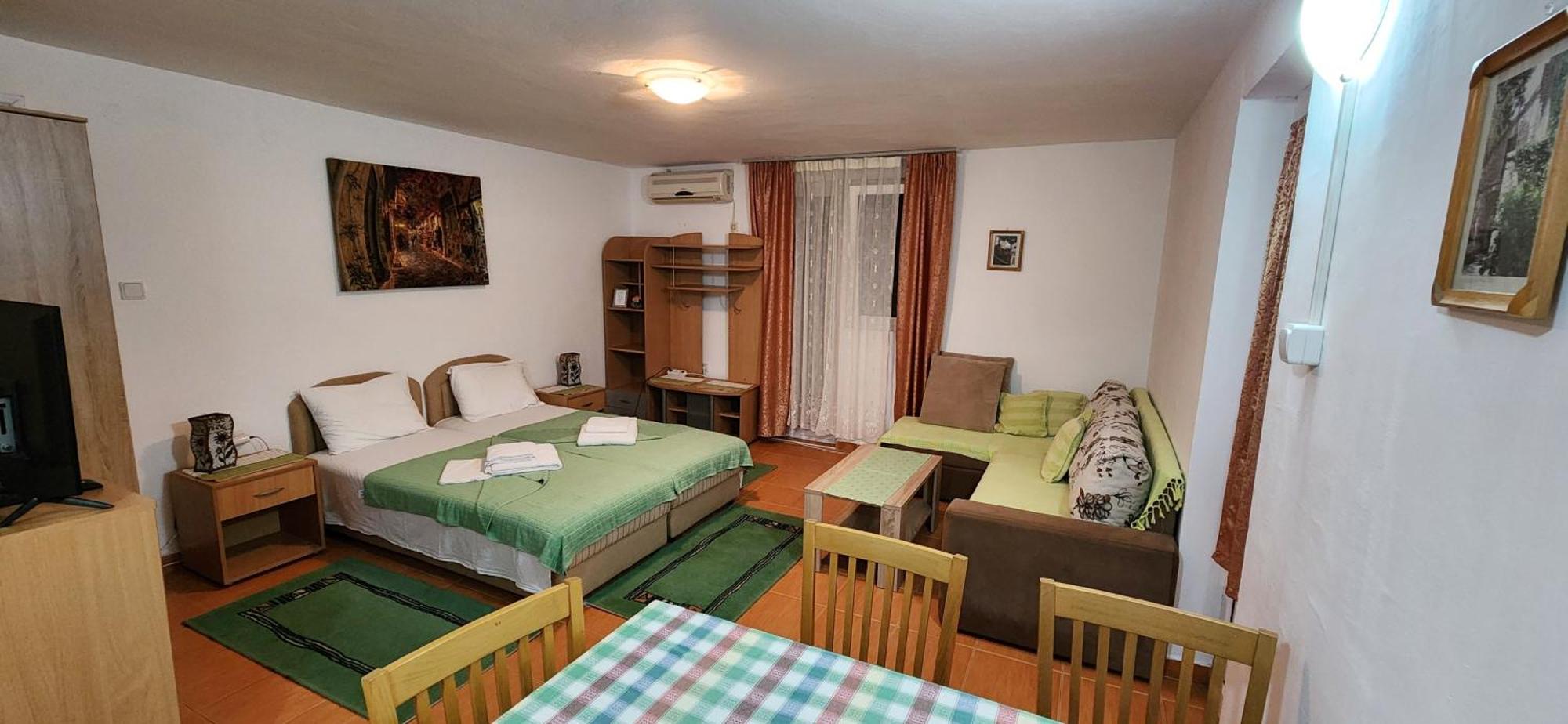 Guesthouse Tri Palme Bečići 外观 照片