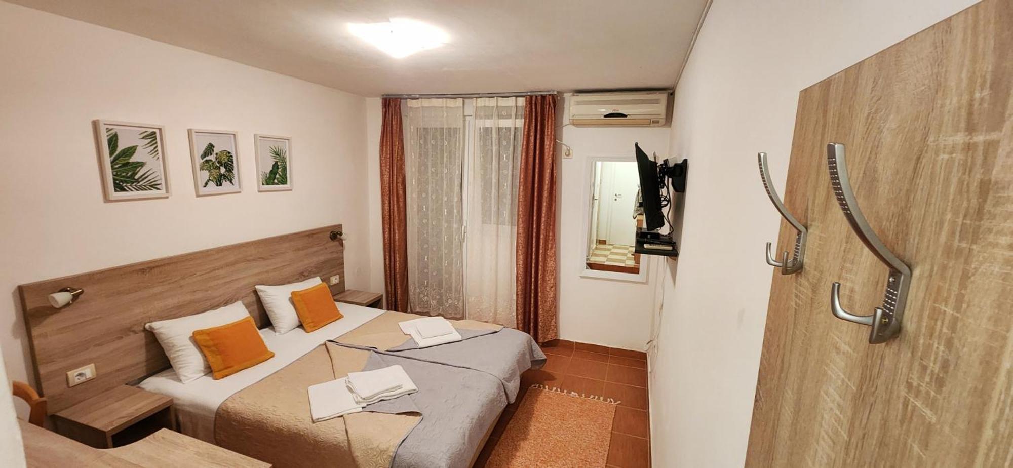 Guesthouse Tri Palme Bečići 外观 照片