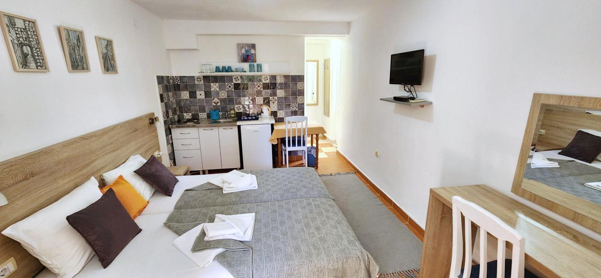 Guesthouse Tri Palme Bečići 外观 照片