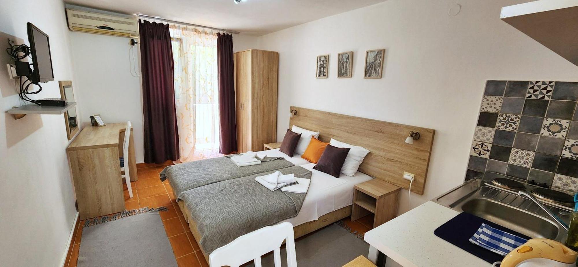 Guesthouse Tri Palme Bečići 外观 照片