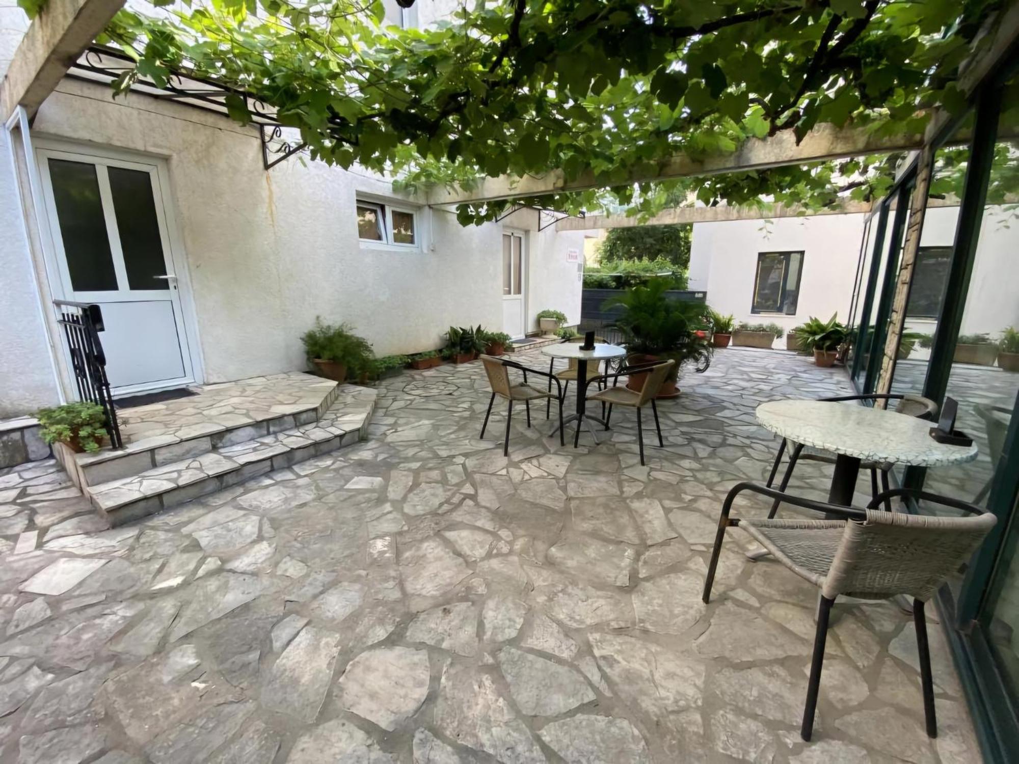 Guesthouse Tri Palme Bečići 外观 照片