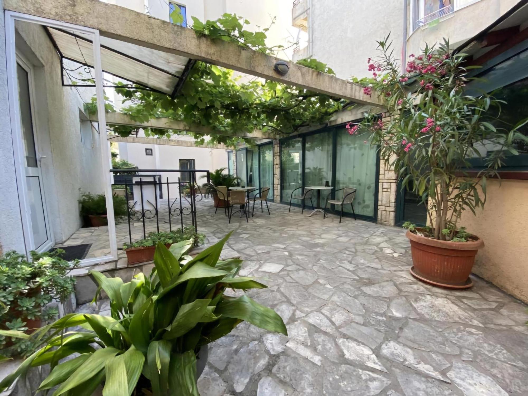 Guesthouse Tri Palme Bečići 外观 照片